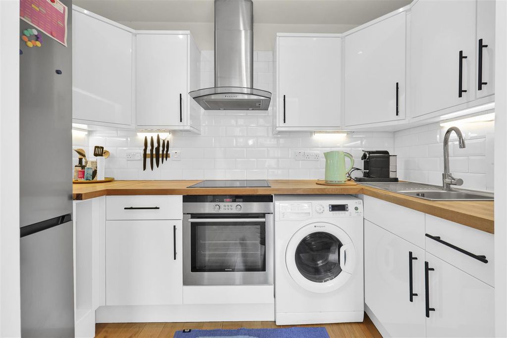 Property photo 2 of 8 18536107 (9).Jpg