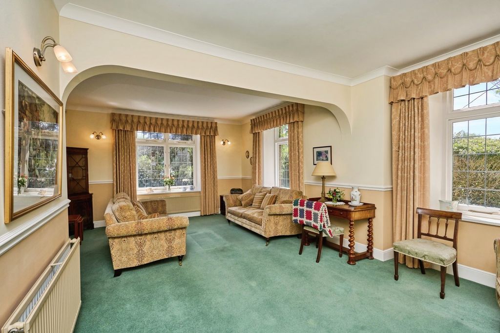 Property photo 3 of 35