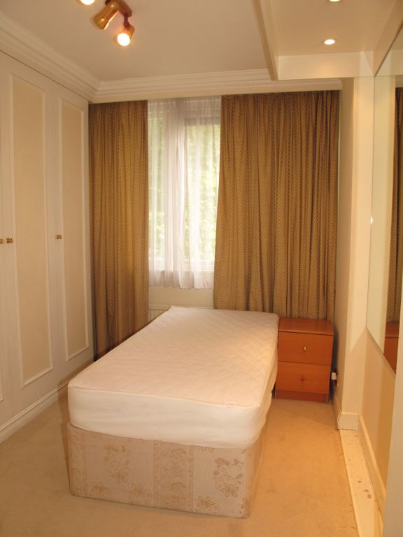 Property photo 2 of 8 Bedroom