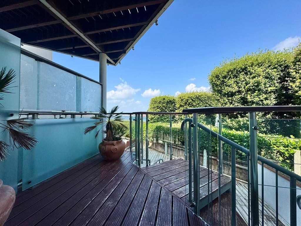 Property photo 3 of 27