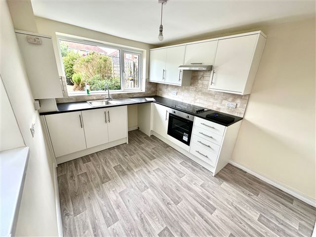 Property photo 3 of 7 Kitchen