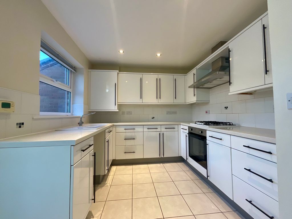 Property photo 2 of 14 Img_8032