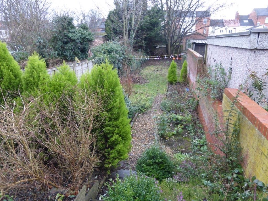 Property photo 3 of 8 Garden