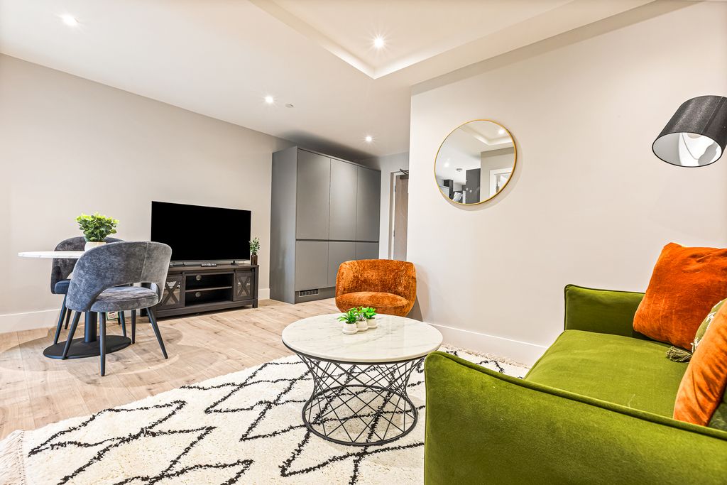 Property photo 3 of 16 Image