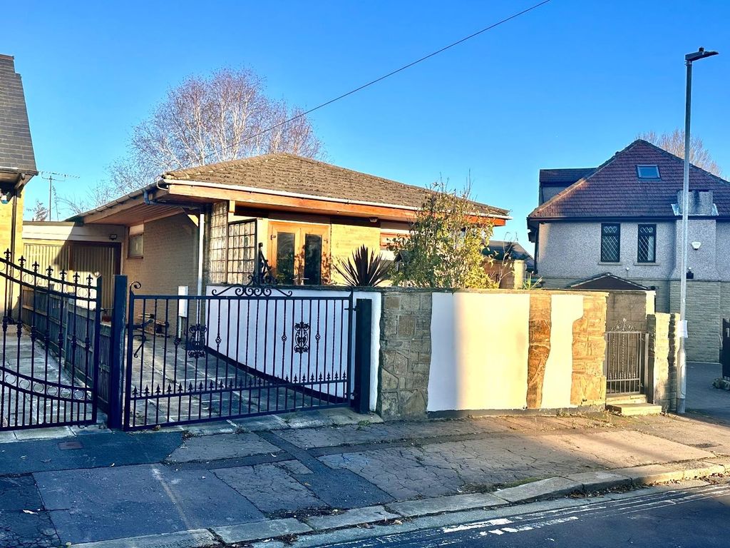 Property photo 1 of 21