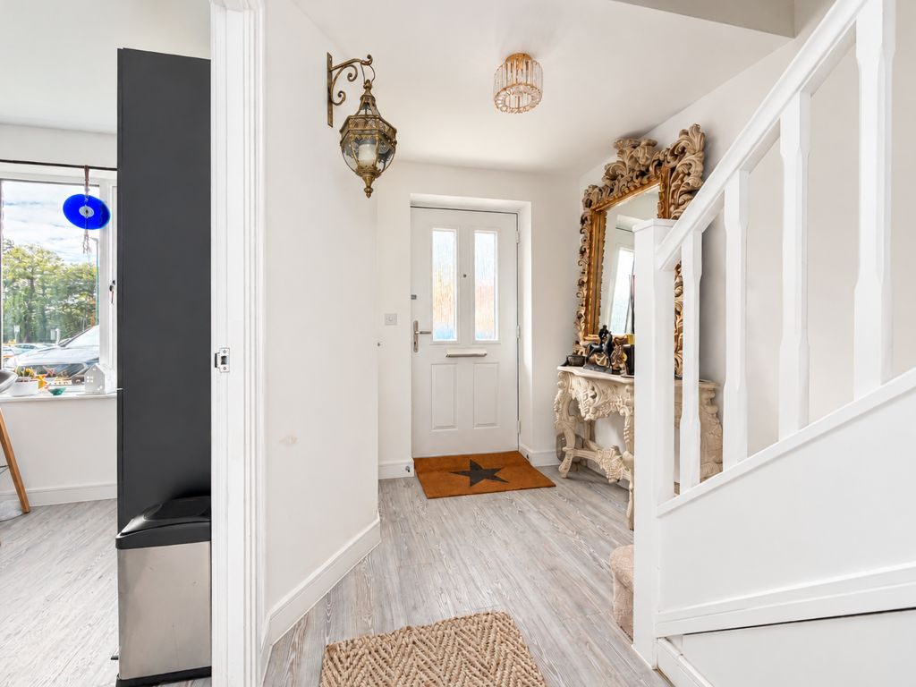 Property photo 2 of 13 Hallway