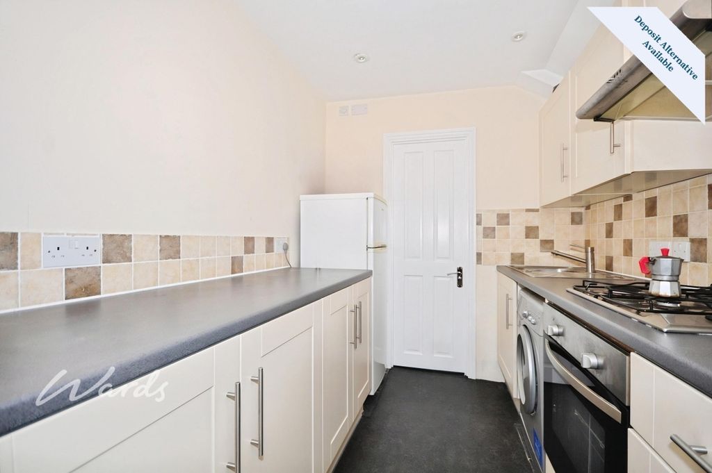 Property photo 2 of 7 Kitchen