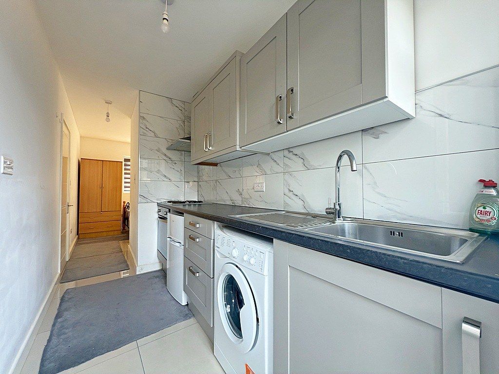 Property photo 1 of 5 Studio Hounslow