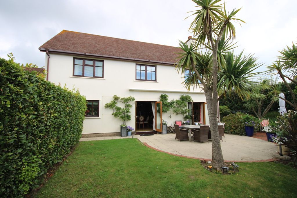 Property photo 1 of 34