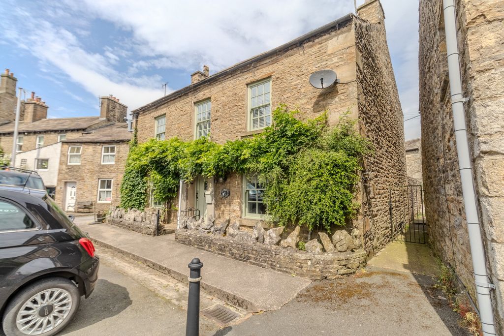 Property photo 1 of 17 5289310