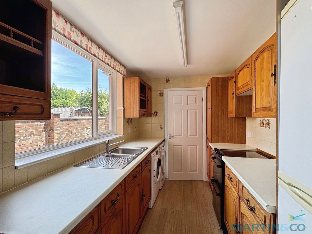 Property photo 2 of 13 A7Ea1F1B--4D6B-8566-Df62B4F1D792-91911-00002F053Aa
