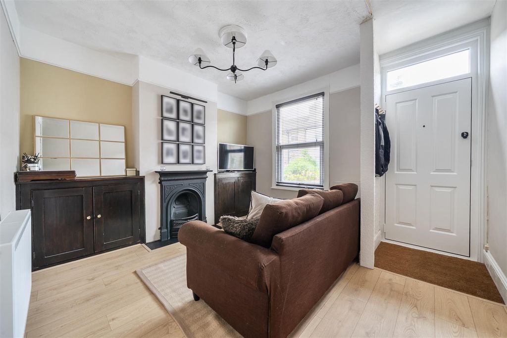 Property photo 2 of 14 1454492-11-69Fdc64F01c83.Jpg