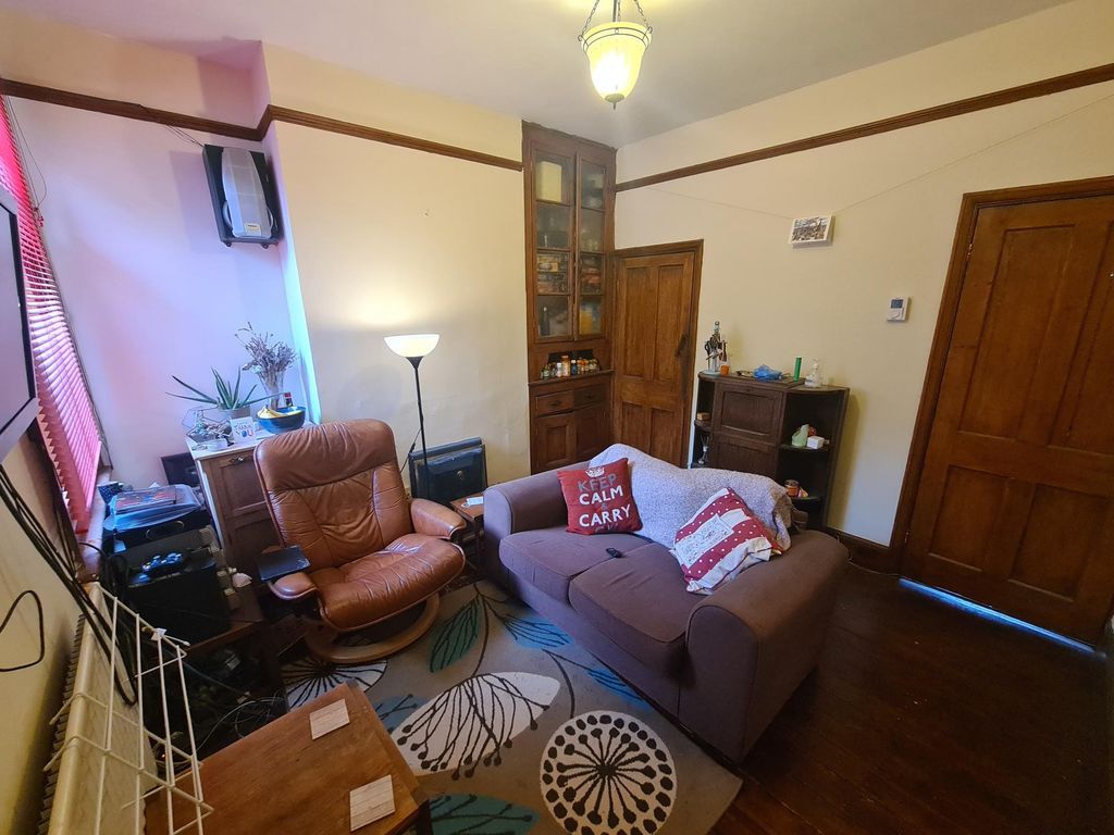 Property photo 3 of 8 Living Room