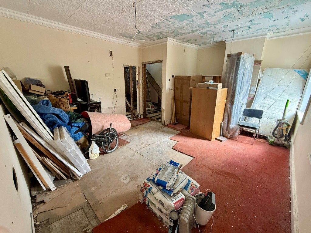 Property photo 3 of 10 Living Room