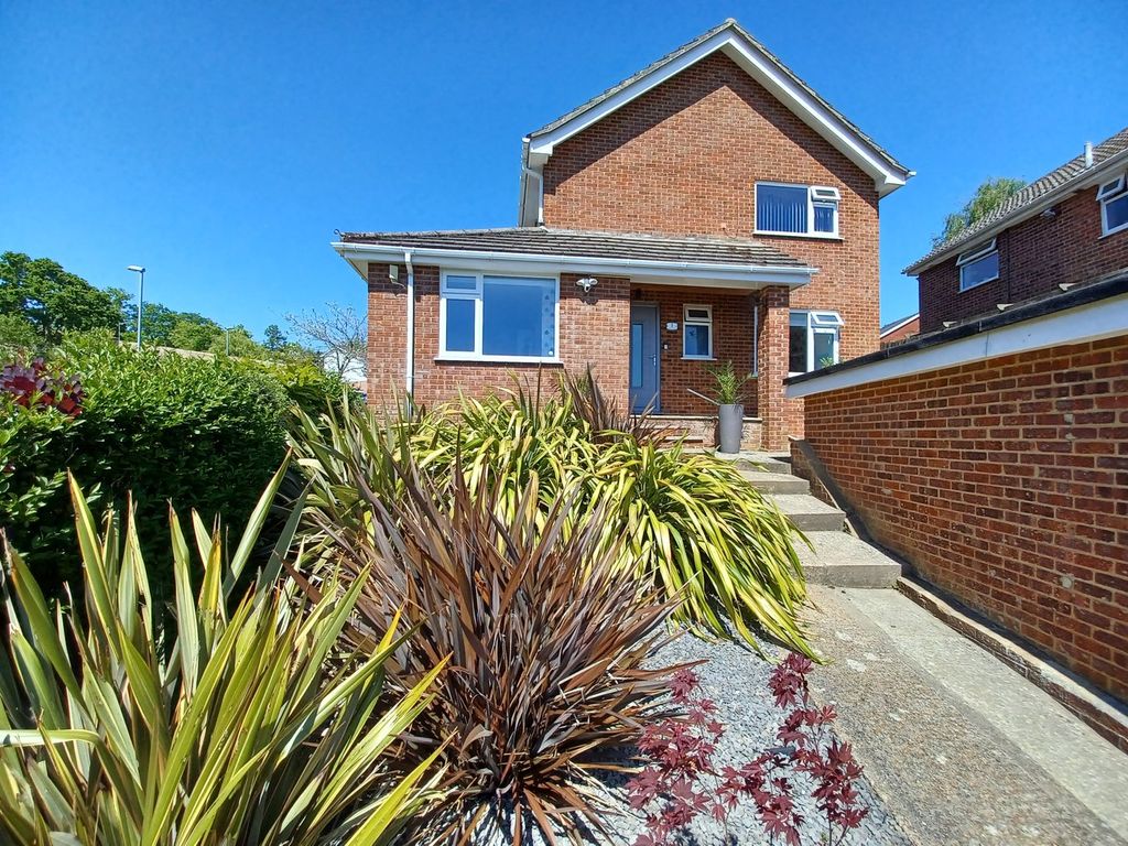 Property photo 1 of 18