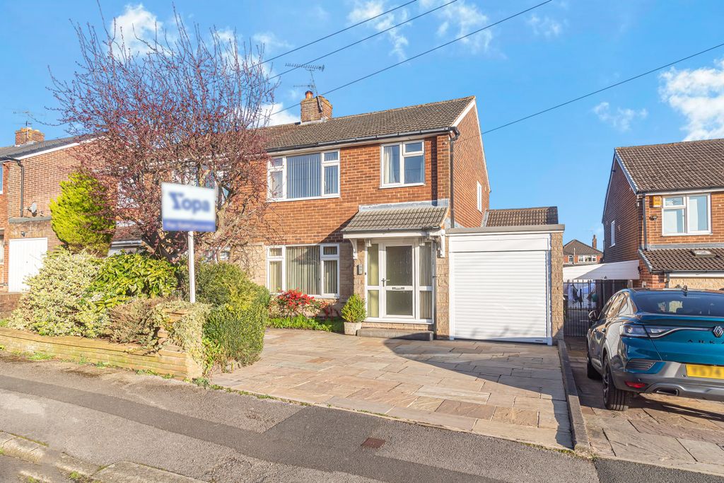 Property photo 1 of 37 Advert-45