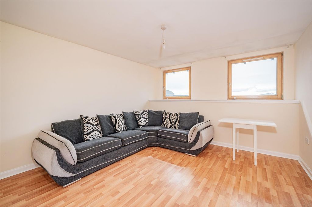 Property photo 2 of 12 25 Wishart Archway Dundee-4.Jpg