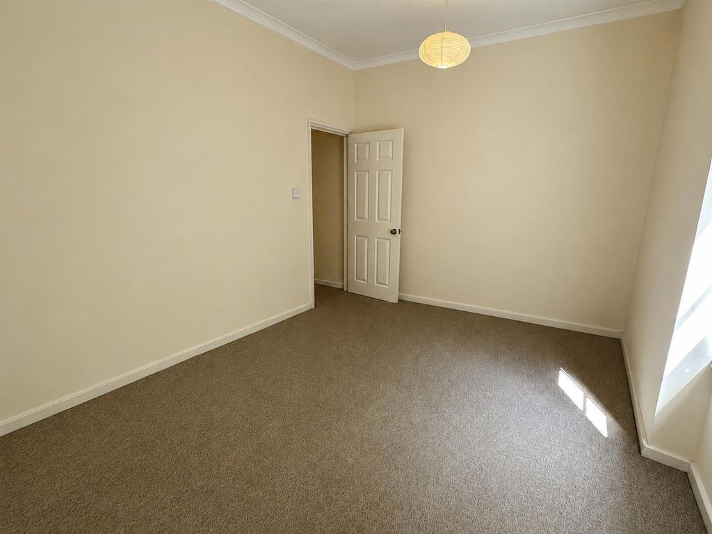 Property photo 3 of 7 Bedroom