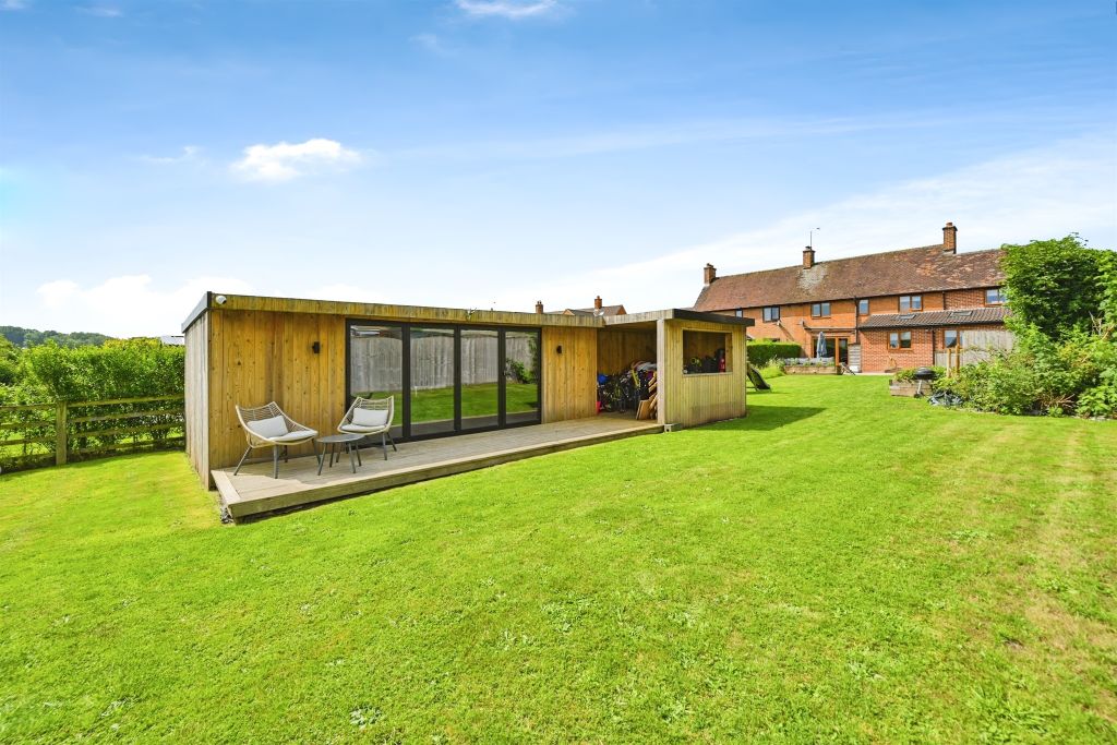 Property photo 2 of 32