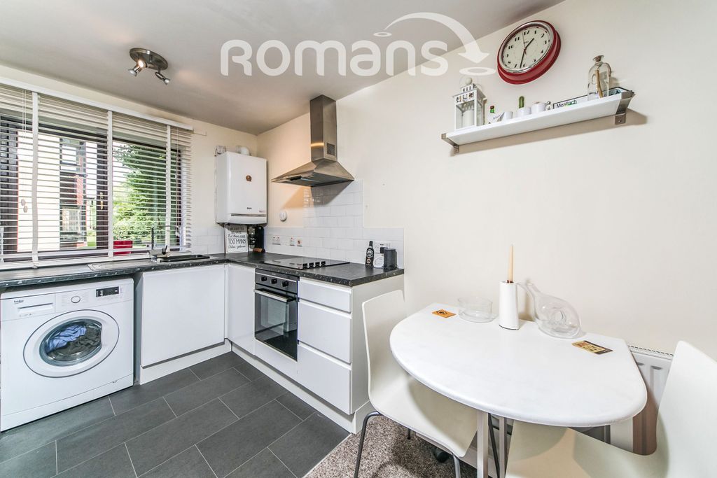 Property photo 3 of 10 c56940A5-2543-44Fe-B