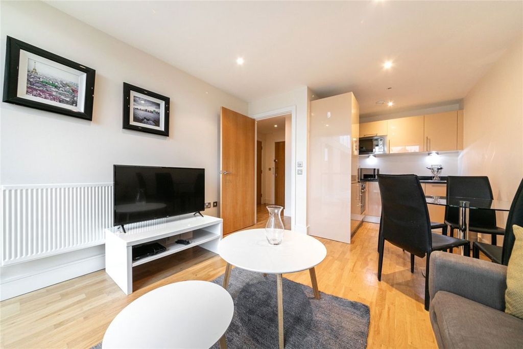 Property photo 3 of 11