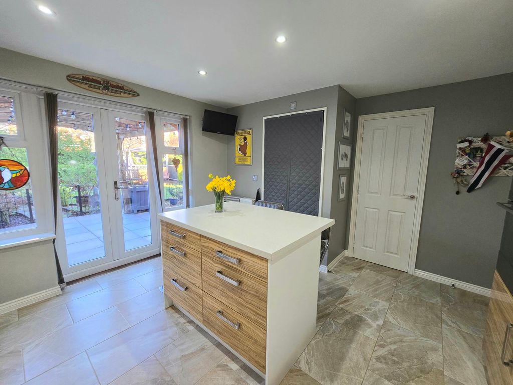 Property photo 2 of 40 Kitchen