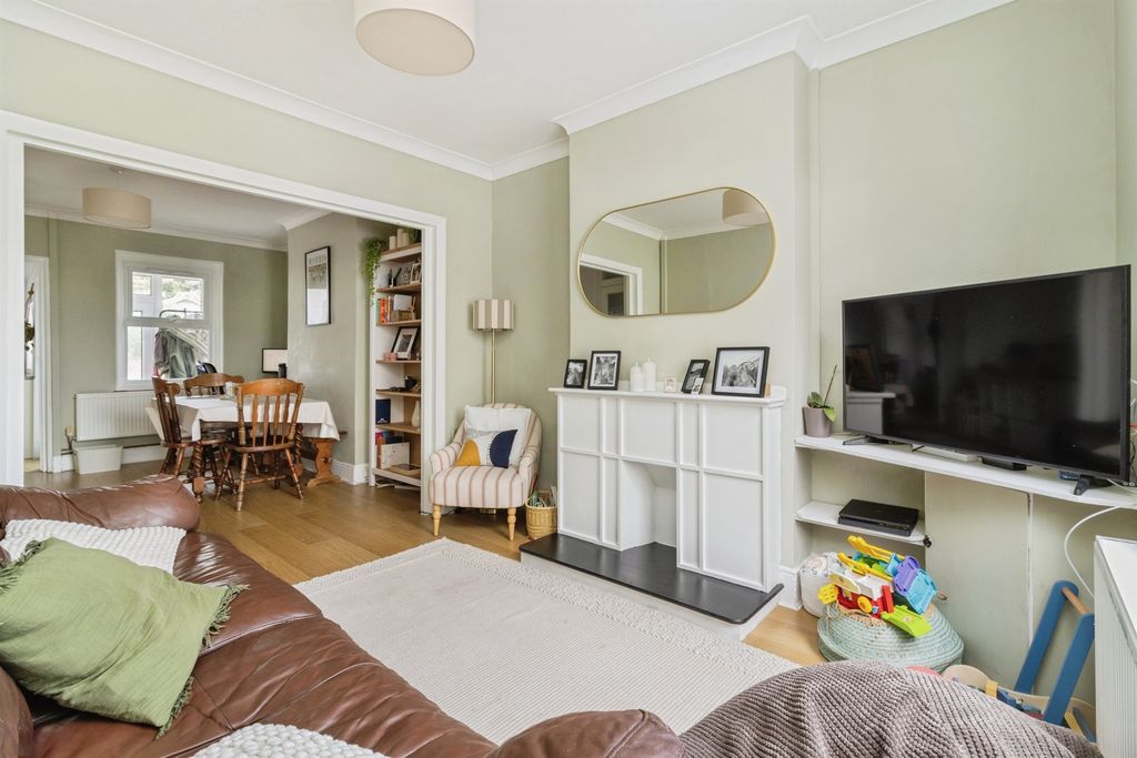 Property photo 3 of 17