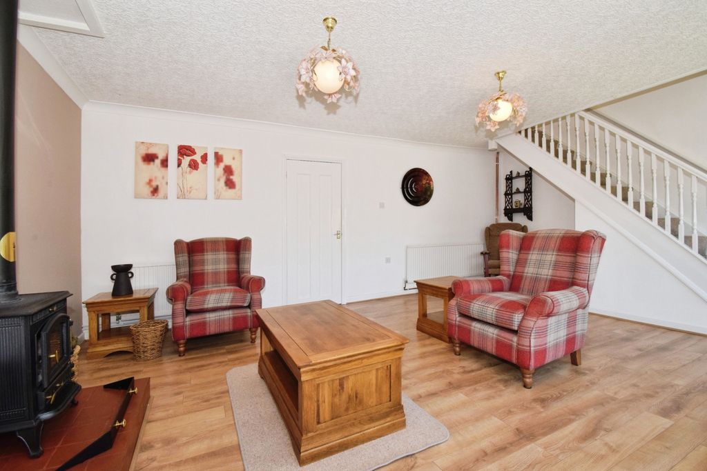 Property photo 2 of 17 Photo