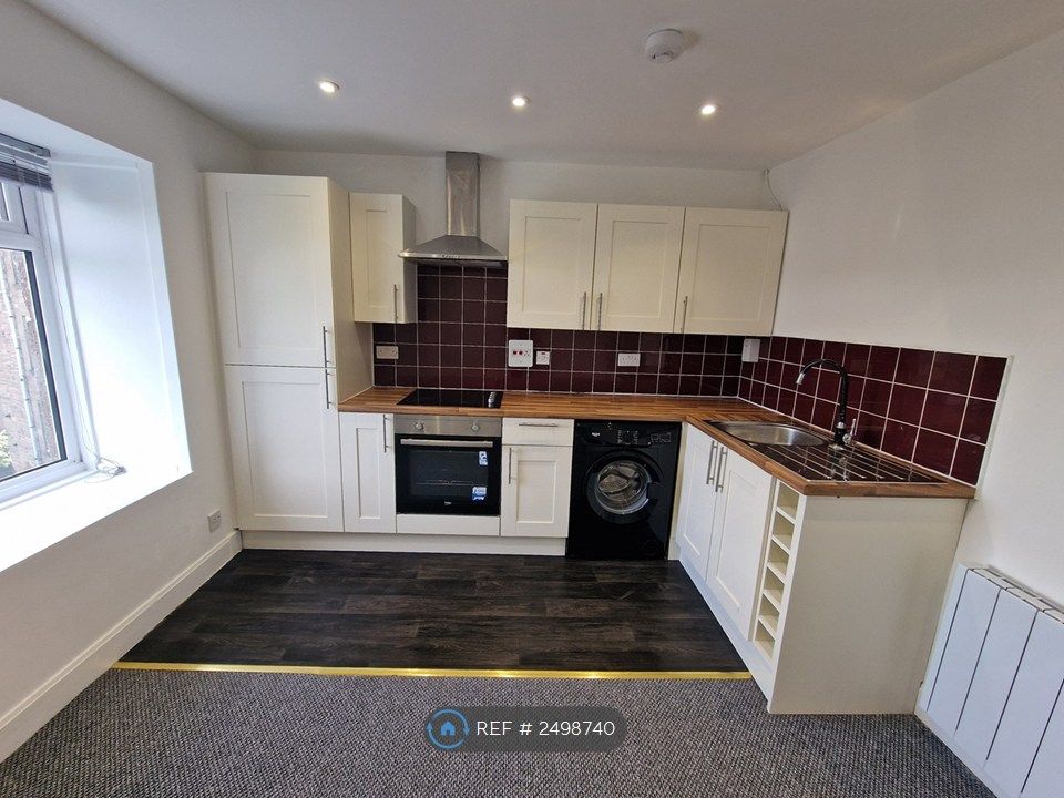 Property photo 3 of 10 Living/Kitchen