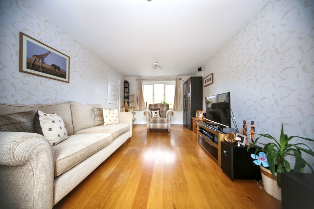 Property photo 2 of 21