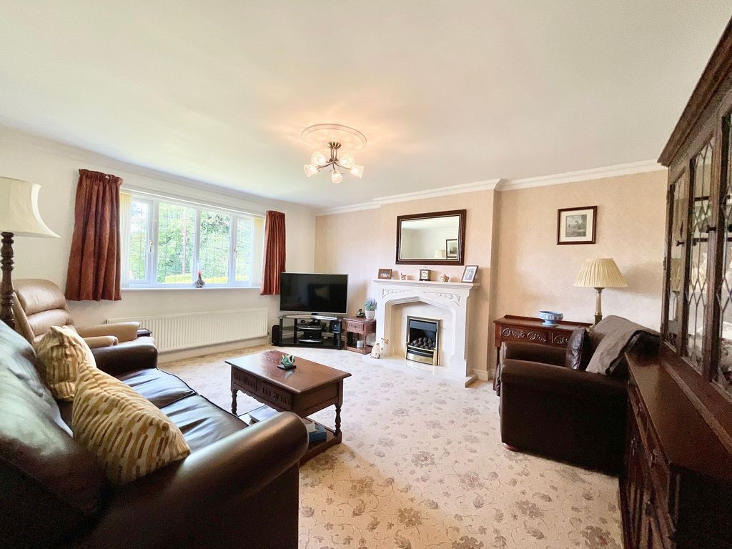 Property photo 3 of 27