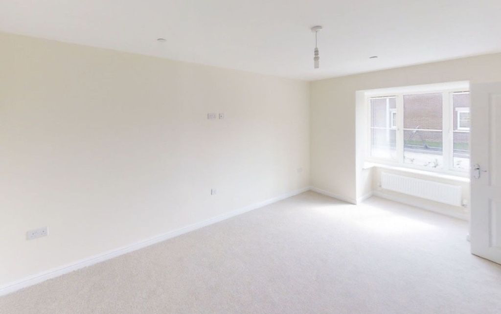 Property photo 2 of 10 Lounge