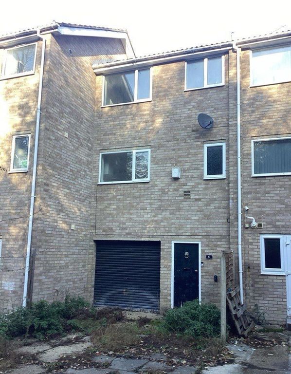 Property photo 2 of 12