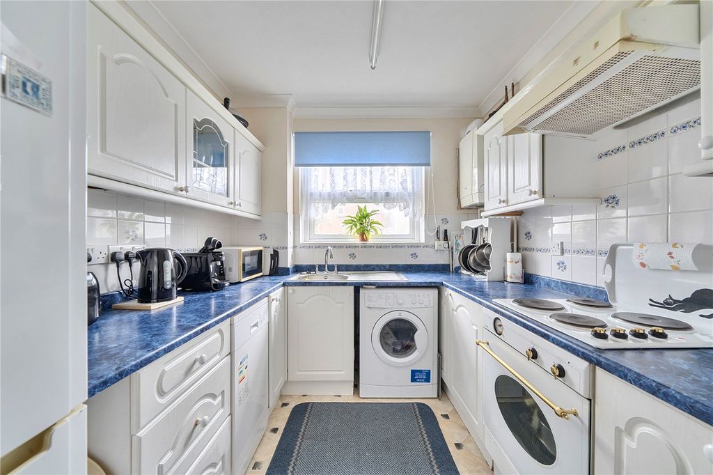 Property photo 2 of 22 Picture No. 17