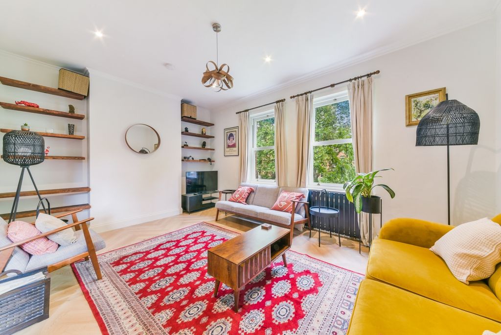 Property photo 2 of 12 Vivianne House, 2...