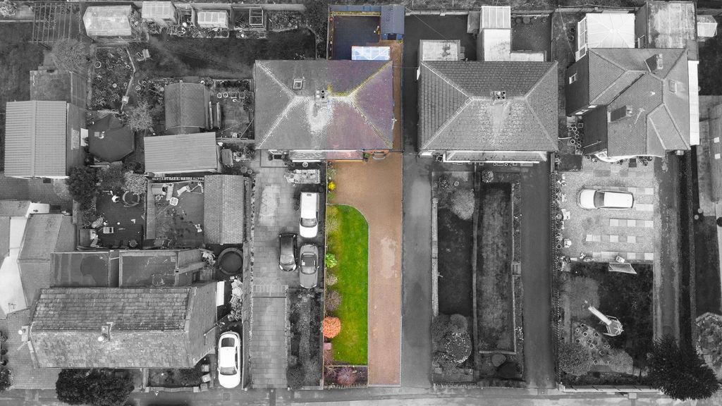 Property photo 2 of 31