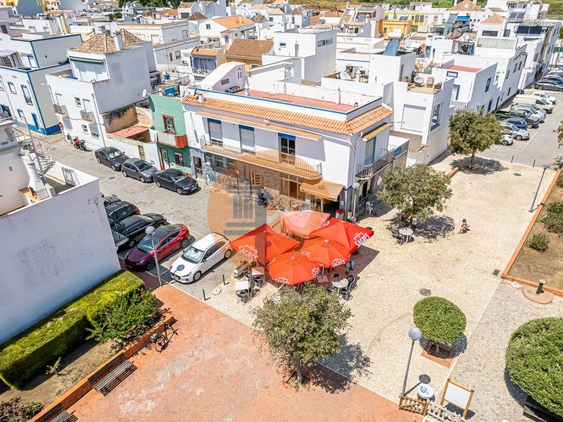 Property photo 3 of 28