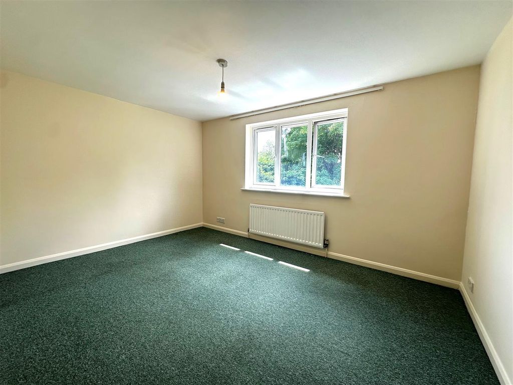 Property photo 2 of 4 Coopers Estate Agents