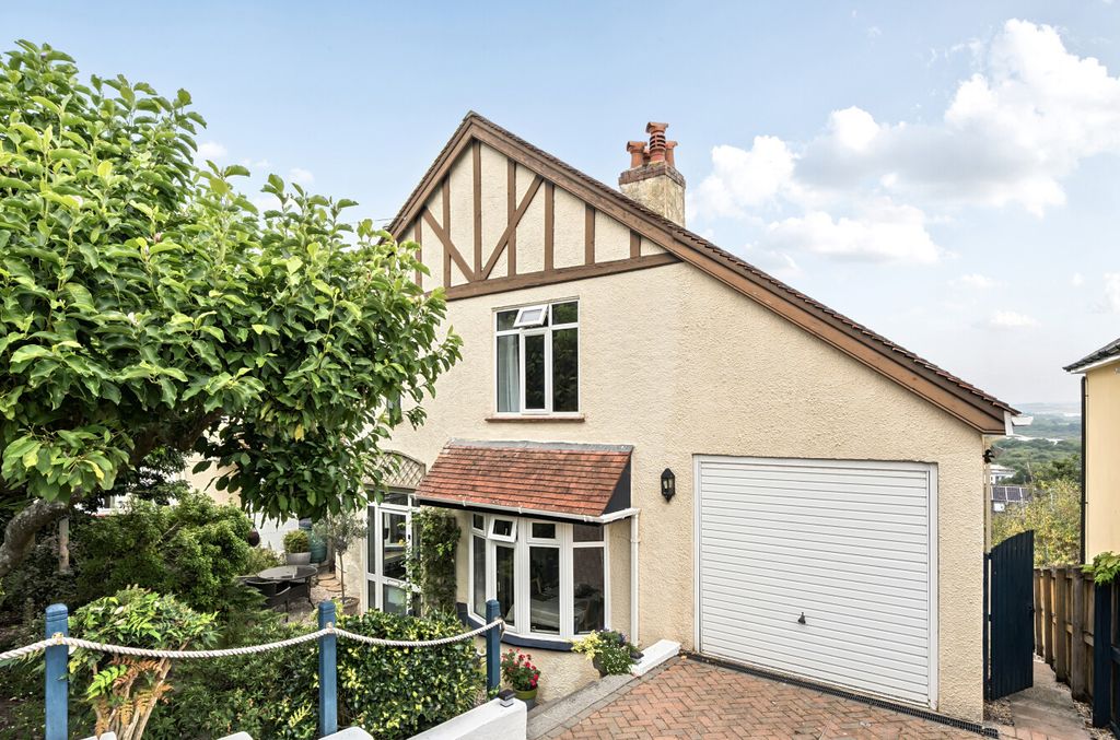 Property photo 1 of 24 1 - 1340136-18-6899E3...