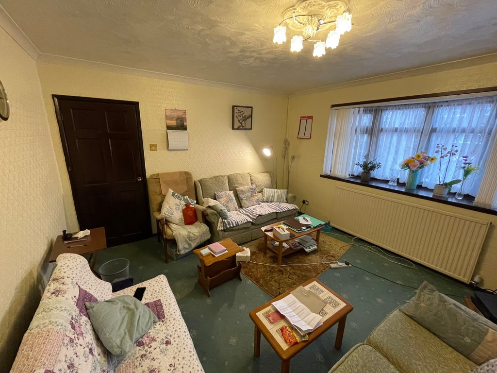 Property photo 2 of 27