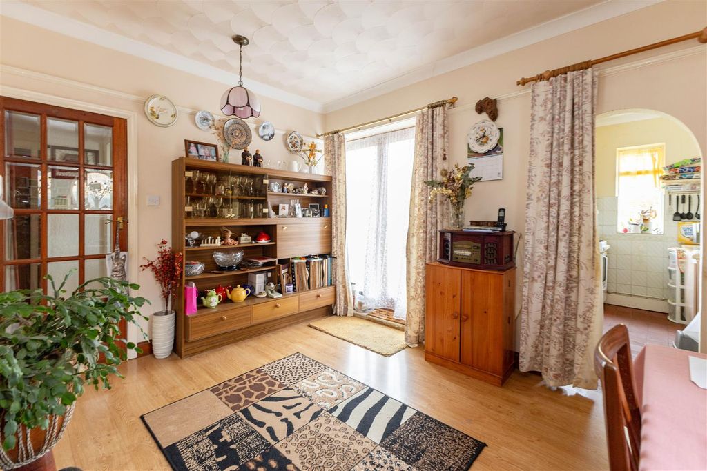 Property photo 3 of 21 Img_0122.Jpg