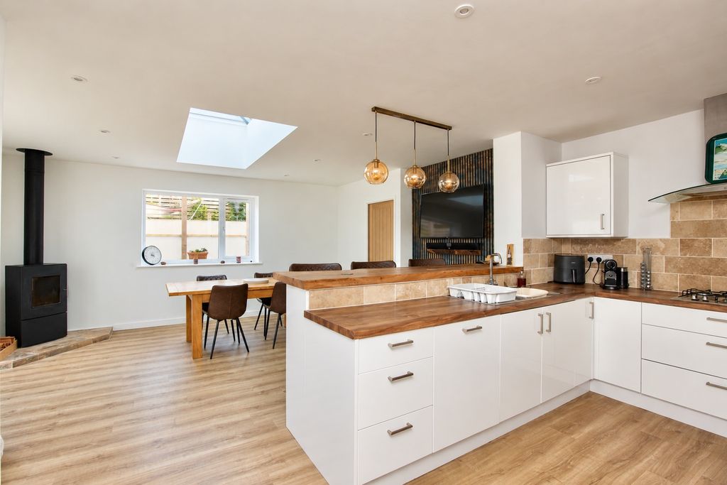 Property photo 3 of 22 Kitchen:Diner.Jpg