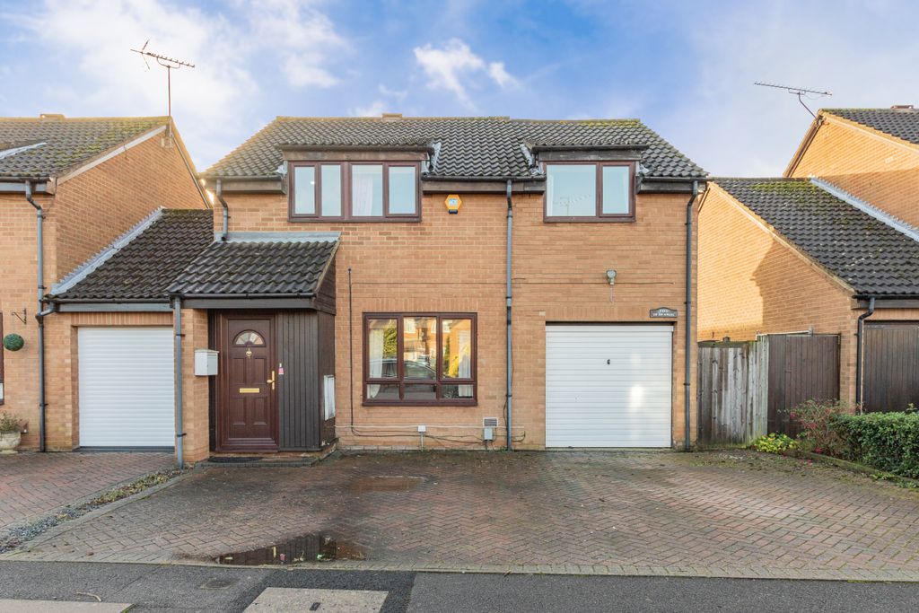 Property photo 1 of 14 Romrps-Low160324-Haw