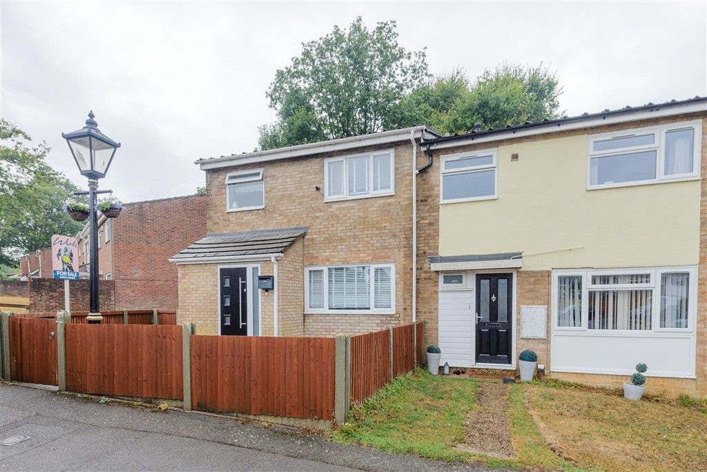 Property photo 1 of 11 External (Brochure)