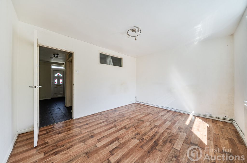 Property photo 3 of 9 3