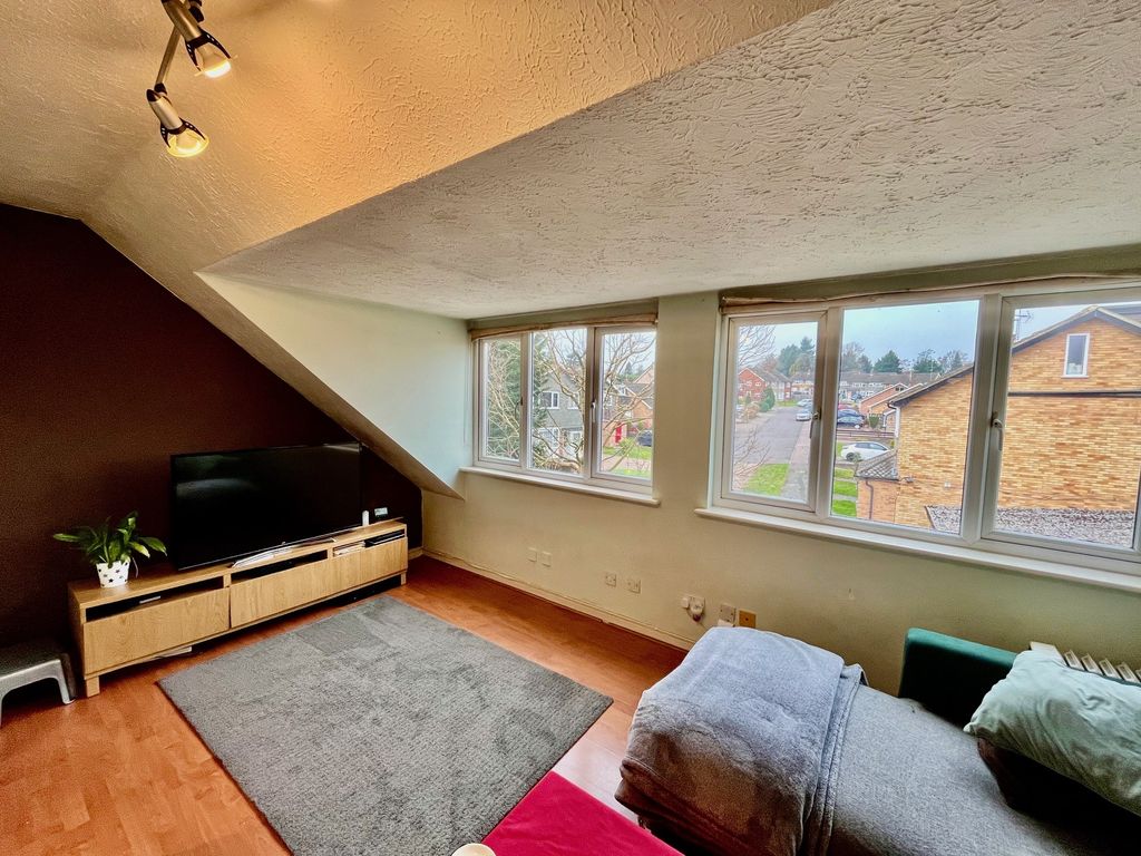 Property photo 3 of 10 Lounge