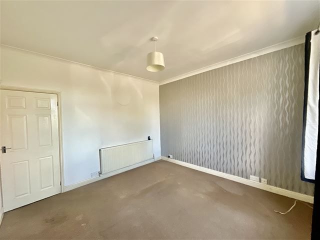 Property photo 3 of 19 Lounge