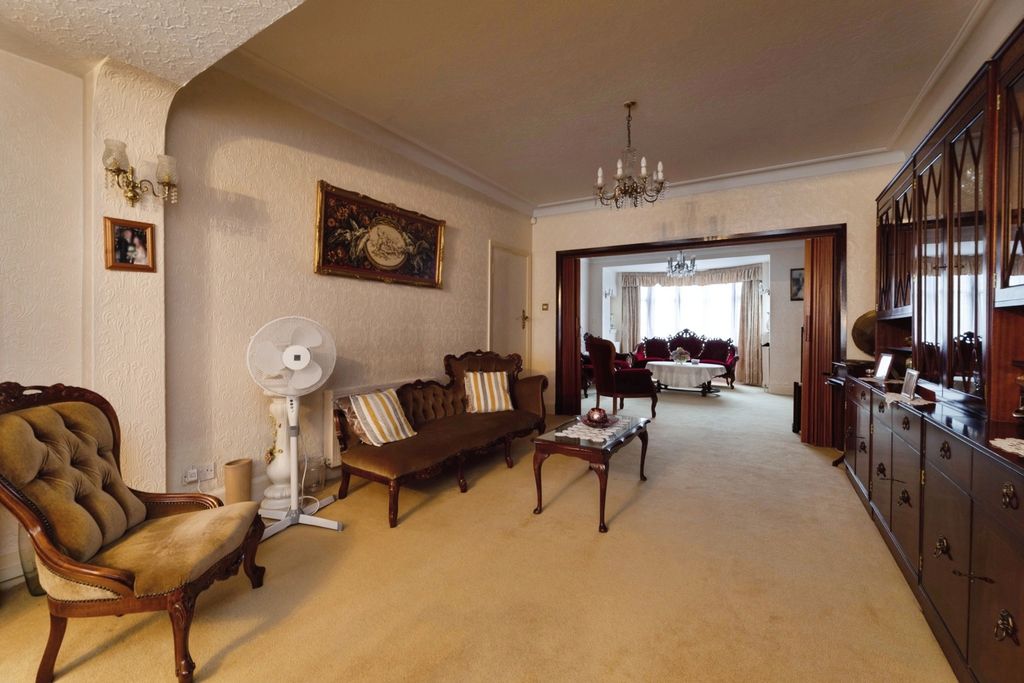 Property photo 3 of 21 Pbox-Img.Jpg