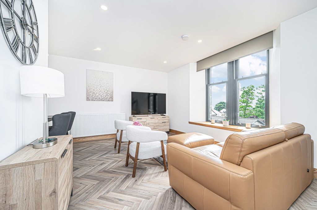 Property photo 3 of 32 Lounge With Open Plan Kitchen