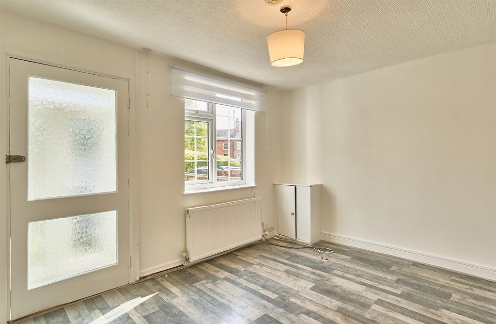 Property photo 3 of 8 Derby Road.Jpg
